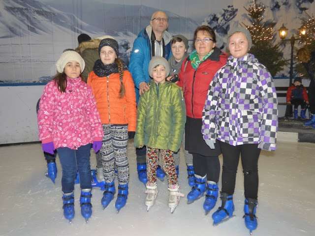 Uczniowie z Nowego Miasta na lodowisku w Toruniu 
