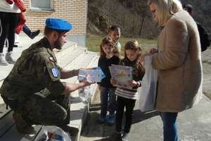 Wieści z Kosowa. Podwójna pomoc