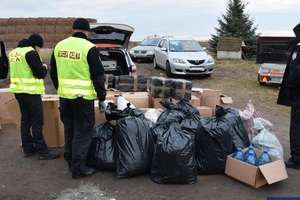 Magazyn kontrabandy zlikwidowany. Policjanci zabezpieczyli towar za ponad 570 tys. zł