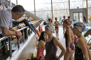 Wspaniałe występy młodych elbląskich pływaków