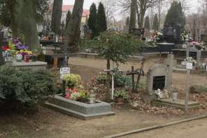 Na cmentarzu zaczyna brakować miejsc