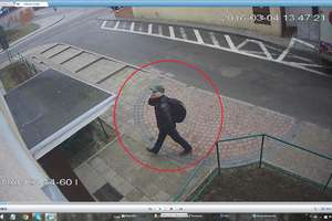 Fałszywy policjant ukradł 12,5 tys. zł. Pomóż go złapać! [FILM]