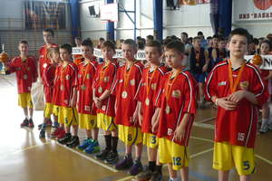 Mocna ekipa ełckich minikoszykarzy na Turnieju "Basket Cup" w Białymstoku.