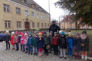 Wizyta przedszkolaków w komisariacie lidzbarskiej policji
