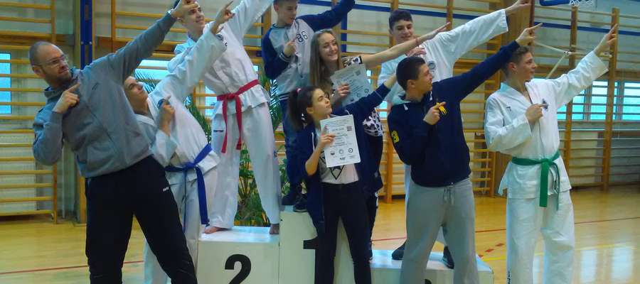 Ekipa Bartoszyckiej Szkoły Taekwondo po turnieju w Mińsku Mazowieckim
