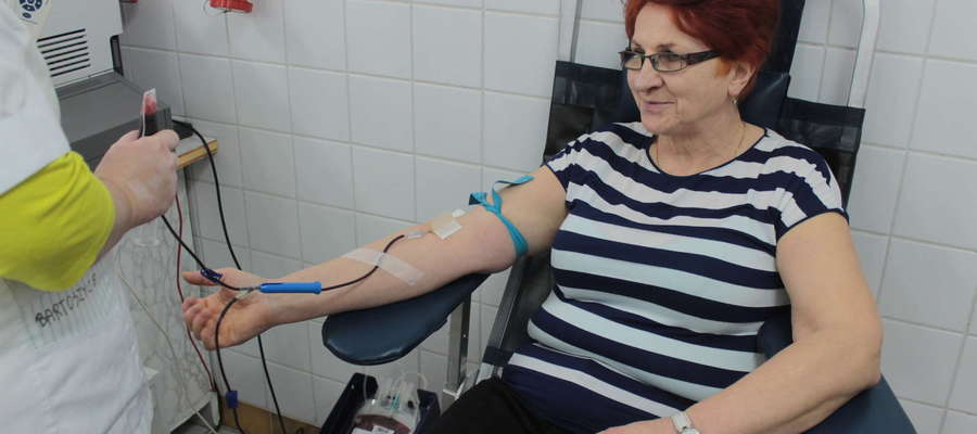 Pani Teresa Zawiślak oddała krew po raz ostatni. Ma "na koncie" ponad 15 litrów oddanej krwi.