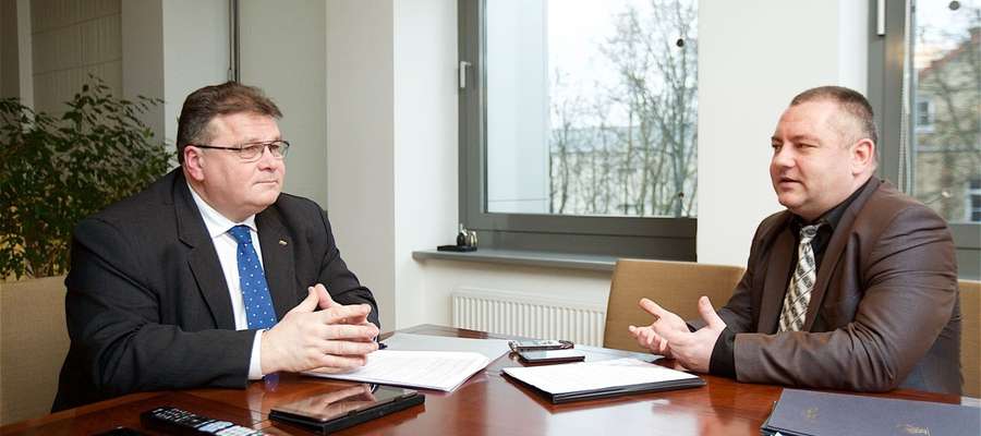 Minister Linas Linkevičius (z lewej) i autor wywiadu Ryszard Rotkiewicz z portalu pl.delfi.lt