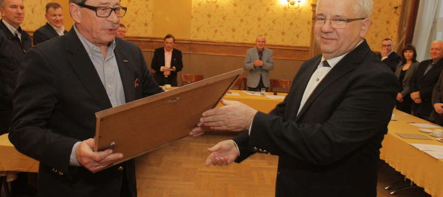 Dotychczasowy prezes Henryk Kamiński (z lewej) z nowym prezesem Waldemarem Klockiem