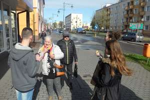 Gimnazjaliści przypomnieli mieszkańcom o powstaniu w getcie warszawskim