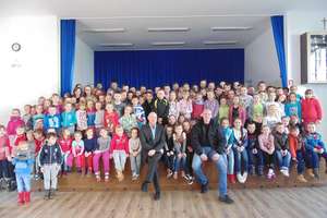 Uczniowie ze szkoły w Ruszkowie spotkali się ze Zbigniewem Kowalkowskim 