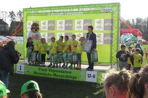 Dziewczęta z Rybna wygrały finał wojewódzki turnieju „Z podwórka na stadion o Puchar Tymbarku"
