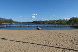 W jeziorze Sajmino coraz mniej wody. Co jest przyczyną, susza czy budowa? 