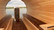 Worliny: fińska sauna na brzegu jeziora