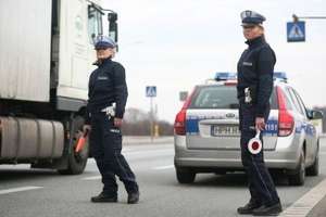 Pijany mławianin zajechał drogę policjantom. Zatrzymano mu prawo jazdy
