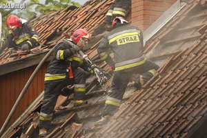 Strażacy walczyli z pożarem budynku w Naterkach