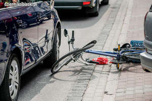 Kierowca skody zderzył się z rowerzystą [zdjęcia]