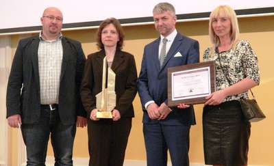 Delegacja RZGW w Gdańsku z trofeami z konkursu Budowa Roku
