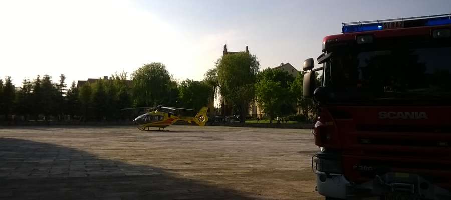 Śmigłowiec LPR lądował 22 maja 2016 r. na placu Bohaterów Westerplatte w Bartoszycach.