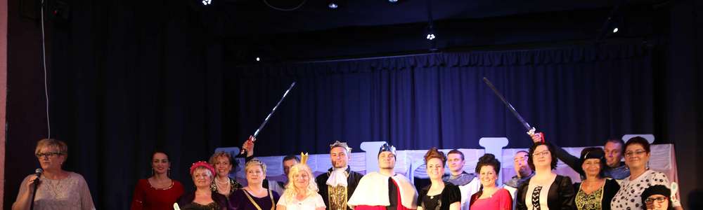 Królewna Gburka – przedstawienie w wykonaniu rodziców, nauczycieli i dzieci [zdjęcia]