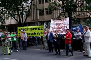 Sieci niszczą turystykę. Nasi wędkarze protestowali w Warszawie