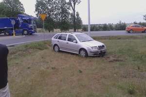 Wypadek na Al. Marszałkowskiej. W aucie było 10-miesięczne dziecko  