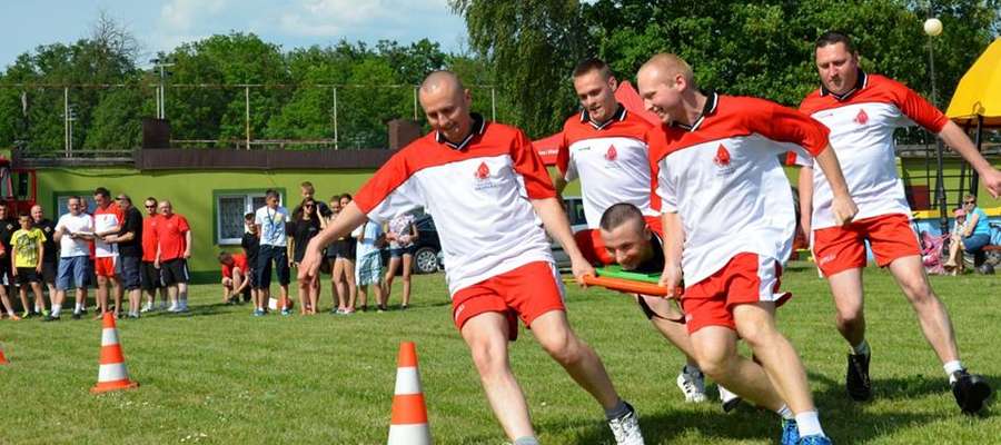 W konkurencjach uczestniczą 5-osobowe drużyny złożone z zawodników reprezentujących poszczególne kluby HDK