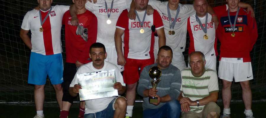 ISOROC POLSKA zwycięzcy V Edycji nocnego turnieju w piłce nożnej