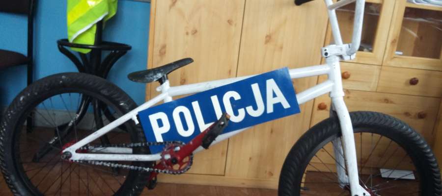 Paser przemalował rower na biało farbą olejna i zamierzał go sprzedać w Olsztynie.