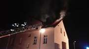 Nocny pożar mieszkania  przy ul. Lidzbarskiej w Pieniężnie. Jedna osoba w szpitalu