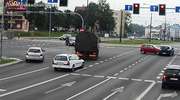 Wjechała na czerwonym świetle i zderzyła się z seicento. Spieszyła się na lotnisko [FILM]