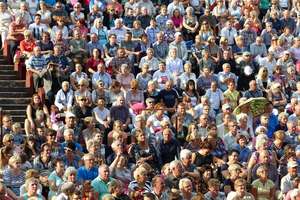 Tłumy na Biesiadzie Telewizji Śląskiej podczas drugiego dnia święta miasta. Poznaj też wstępne wyniki ankiety ICK