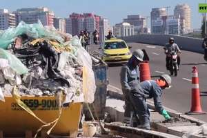 Niedokończone inwestycje, śmieci walające się po ulicach. Rio de Janeiro na miesiąc przed igrzyskami