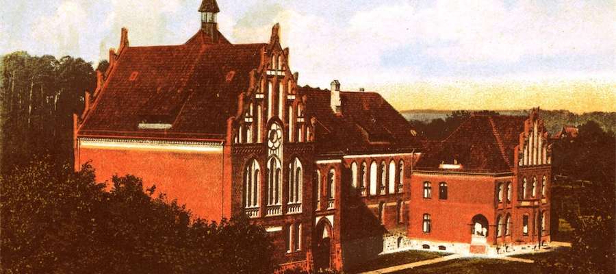 Rok 1905. Świeżo powstały budynek Królewskiego Progimnazjum dla Chłopców, gdzie dziś znajduj się „Żeromek” 
