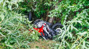 Kursantka na motocyklu wpadła do przydrożnego rowu [zdjęcia]