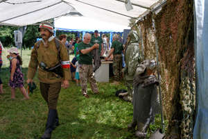 Piknik militarny w Tomarynach z wojskową grochówką 