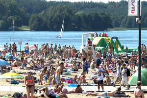 Weekendowe plażowanie nad Jeziorem Ukiel w Olsztynie [FILM]