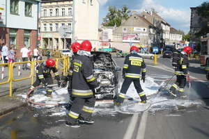 Pożar samochodu osobowego na ul. Mickiewicza w Ostródzie