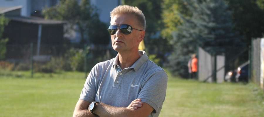 Trener GKS-u Wikielec Marek Czachorowski ma za zadanie wprowadzić zespół do III ligi. Póki co, jest na dobrej drodze ku temu