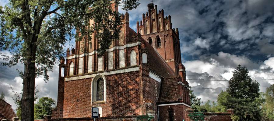 Gotycki kościół św. Anny w Sokolicy wart jest zwiedzenia.