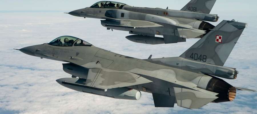 F-16 to obecnie najnowocześniejsze polskie samoloty wielozadaniowe. Choć na świecie pojawiły się nowocześniejsze maszyny o większych możliwościach bojowych, F-16 nadal jest bardzo groźnym przeciwnikiem na polu walki. 