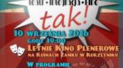 Letnie kino plenerowe w ruinach kurzętnickiego zamku