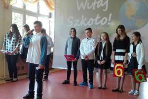 Z życzeniami wielu sukcesów uczniowie z Dzietrzychowa rozpoczęli nowy rok szkolny