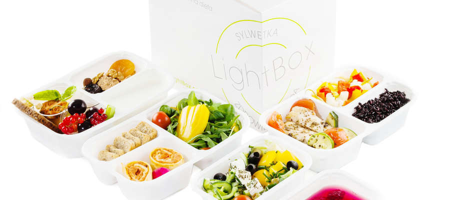 Catering dietetyczny jest coraz bardziej popularny. Jedną z największych firm w branży jest LightBox, który ma ogólnopolskie centrum produkcyjne w Strzegowie.