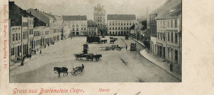 Rynek (obecnie plac Konstytucji 3 Maja) w Bartoszycach w 1902 roku.