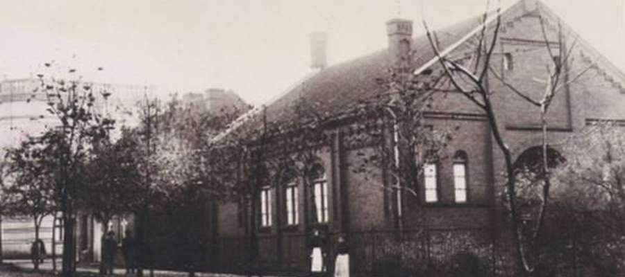 Synagoga w dawnym Loetzen stała na rogu obecnej ul. Mickiewicza i Kętrzynskiego