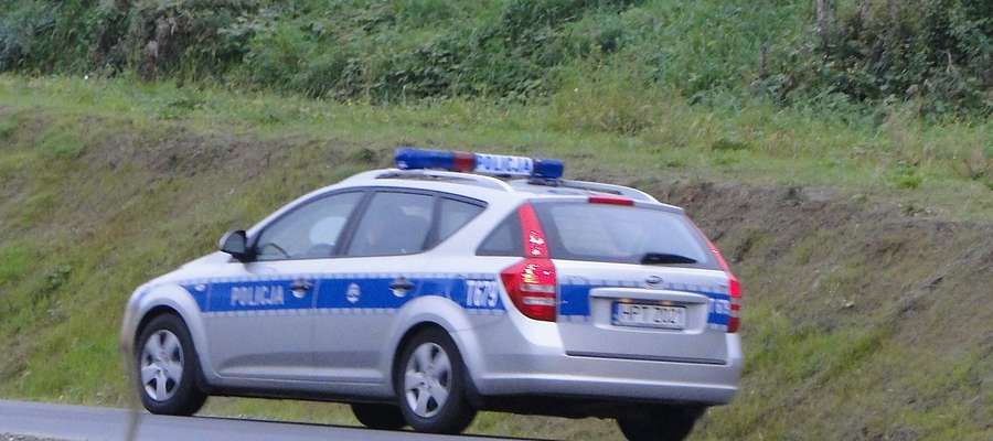 Policjanci po telefonie informującym o zdarzeniu, pojechali do Tereszewa 