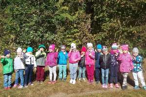 Przedszkolaki  z „Bajki” odwiedziły las