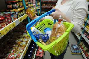 Kupuję, nie marnuję, czyli jak popularne markety ograniczają marnowanie żywności