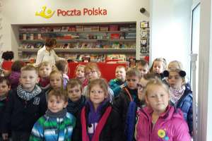 Przedszkolaki z „Bajki” świętowały Dzień Poczty Polskiej 