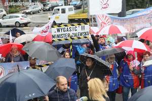 Nauczyciele protestowali w Olsztynie. 